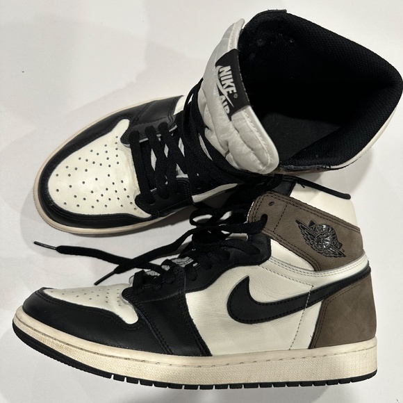 Nike Jordan 1 Retro High Dark Mocha - Size 10.5 - Picture 2 of 11